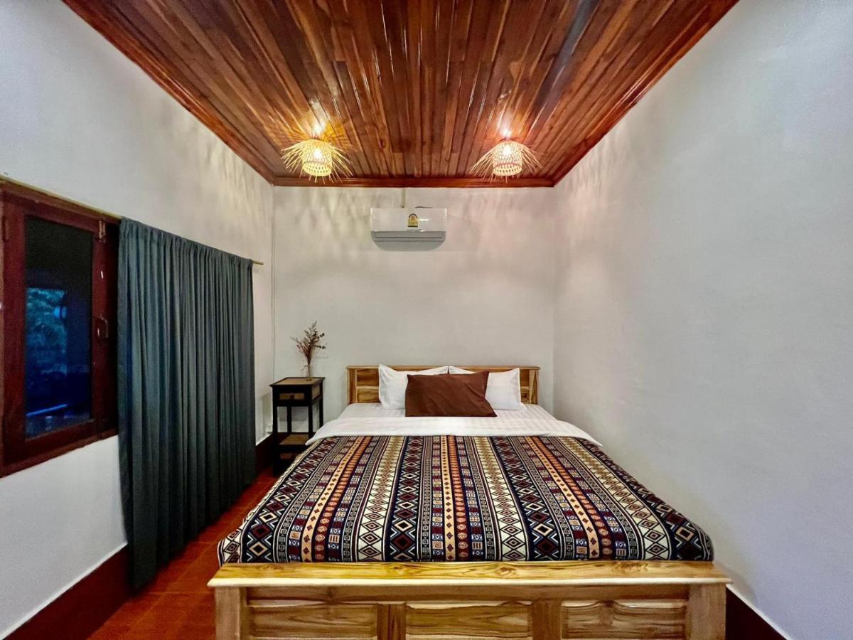 La Casa Hostel Luang Prabang Exterior photo