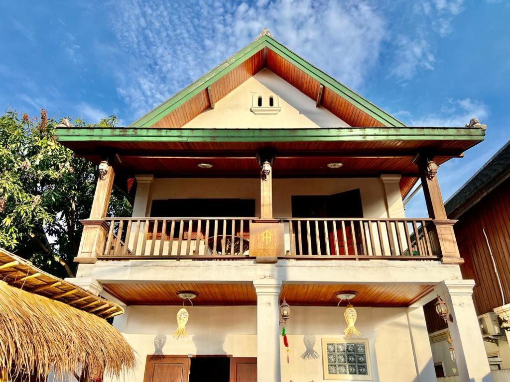 La Casa Hostel Luang Prabang Exterior photo